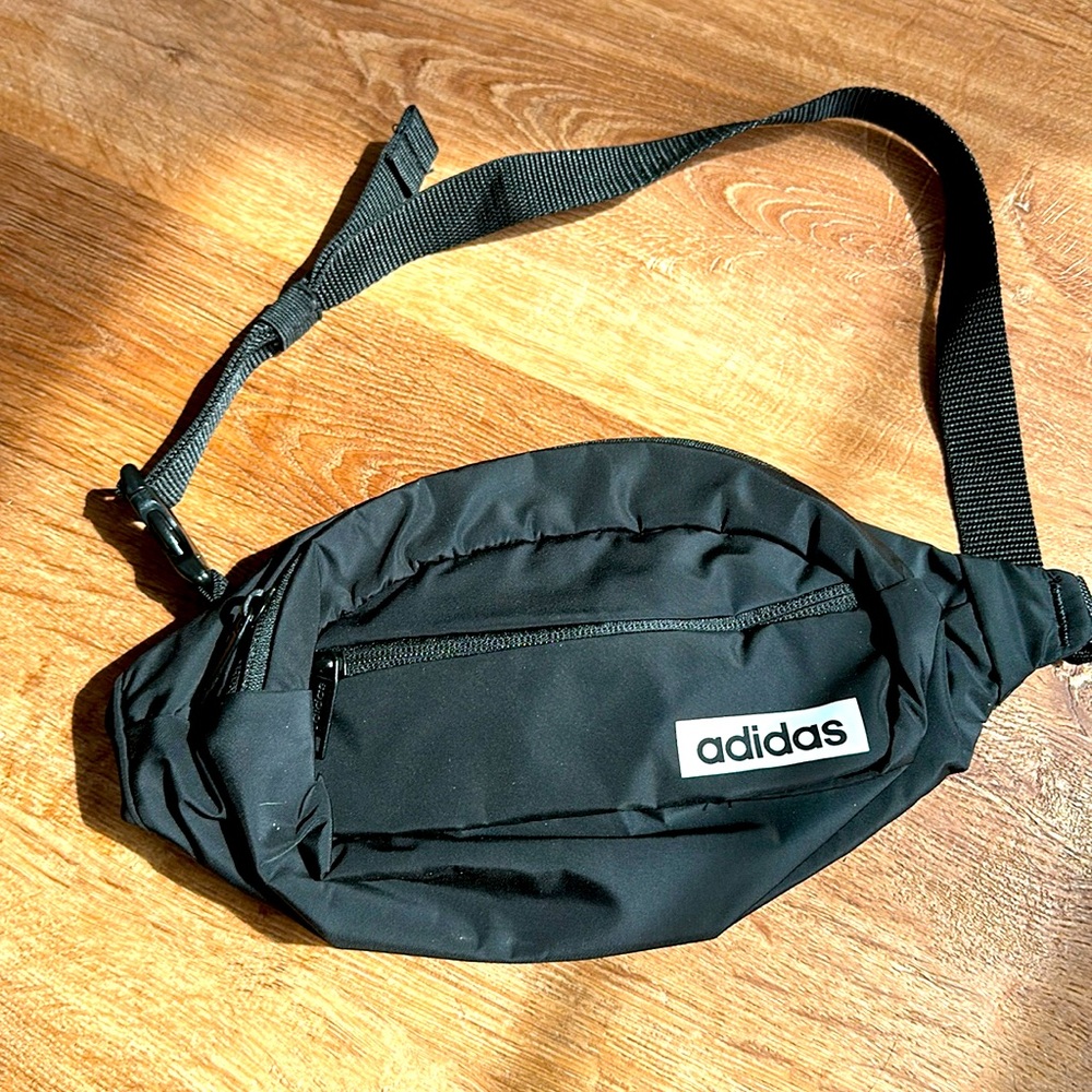 NWOT Adidas Core Waist Pack